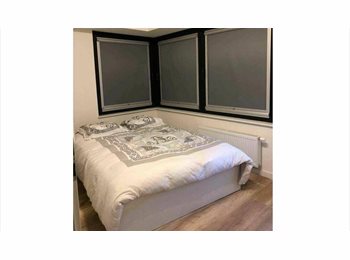 Appartager LU - Chambre en location en appartement Gasperich, Luxembourg, Luxembourg - 800 € / Mois