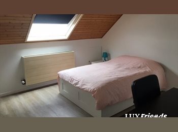 Appartager LU - Furnished Double Bedroom (2.1) in modern house with a garden | Gasperich, Luxembourg - 880 € / Mois