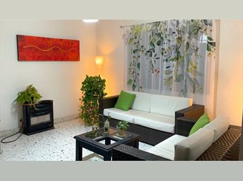 Roomgo MX - Habitación para mujer profesionista en Zona Valle en amplio depa superbien ubicado, San Pedro Garza García - MX$8,000 por mes