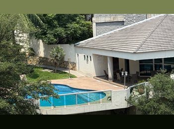 Roomgo MX - Se busca roomie mujer profesionista!, Monterrey - MX$9,500 por mes