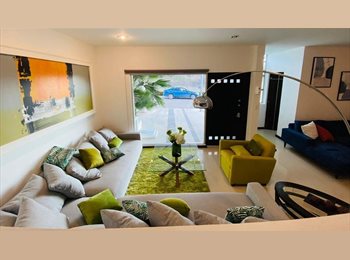 Roomgo MX - Alquiler de casa de estudiantes, Querétaro - MX$10,000 por mes
