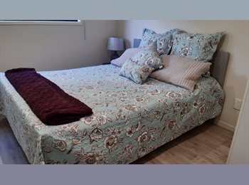 Roomgo NZ - Rotorua lakeside cabin, Rotorua - $350 pw