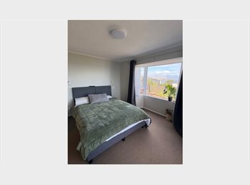 Roomgo NZ - Ocean view house, Wellington - $300 pw