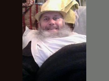 Roomgo NZ - father andrew - 18 - Dunedin