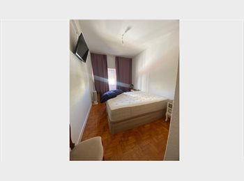Roomgo PT - Quarto grande com cama de casal - Olivais, Lisboa - 500 € Por mês