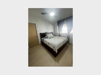Roomgo SG - Common Room for Rent – (Private Bathroom, High Floor, Windy & Well-Connected), Bukit Gombak - $1,000 pm