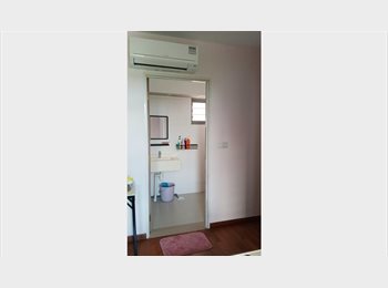 Roomgo SG - HDB Master Room for Rent/ (1 Female tenant)/(Can cook)/Aircon/Near Queenstown mrt, Holland Village - $450 pm