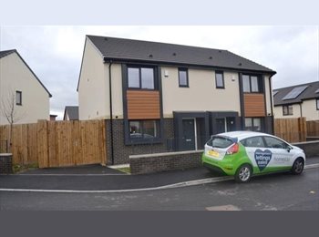 Roomgo UK - CRASHING NEAR TOWN-M12 5BQ, Belle Vue - £650 pcm