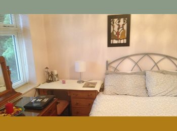 Roomgo UK - Clean and Quiet, Smoke and Pet Free house, Woodingdean - £650 pcm