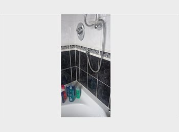 Roomgo UK - Mr Desmond, Lenton Abbey - £525 pcm