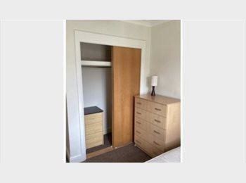Roomgo UK - Double room in 6 bedroom, 4 bathroom HMO, Temple Cowley - £800 pcm