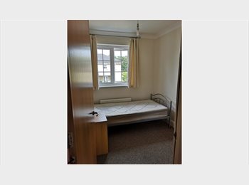 Roomgo UK - Single bedroom in 6 bedroom, 4 bathroom HMO, Temple Cowley - £610 pcm