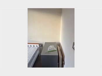 Roomgo UK - Double room 15 mins from city centre, Deritend - £600 pcm