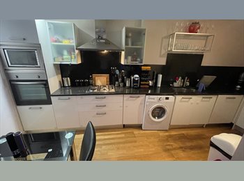 Roomgo UK - Clean double room in a gated mews, Brixton - £1,250 pcm