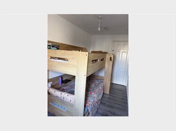 Roomgo UK - Single en suite room available, Petersfield - £600 pcm