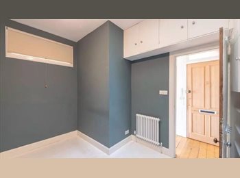 Roomgo UK - Double bedroom - Edinburgh Cannonmills, Warriston - £773 pcm