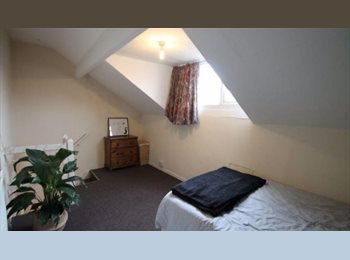 Roomgo UK - 1 Room Available in a 2-Person Shared House, Hyde Park - £434 pcm