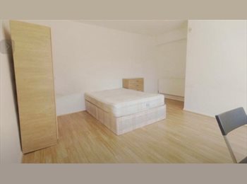 Roomgo UK - Double room, Spacious flat, Lovely Neighbourhood, Walworth - £700 pcm