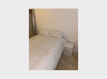 Roomgo UK - Rooms to rent - Newly refurbished property, Greenhithe - £800 pcm