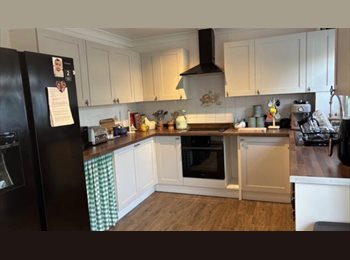 Roomgo UK - Well presented single room in tidy quiet house, Littlehampton - £495 pcm