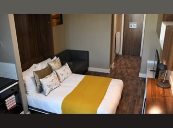 Roomgo UK - Deluxe Studio, Kensington - £723 pcm