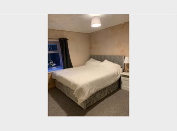 Roomgo UK - Lovely double room available now in Gorslas SA14, Llanelli - £600 pcm