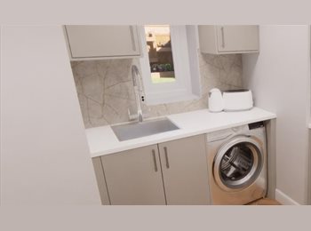 Roomgo UK - Studio Double En-Suite room, Salford - £800 pcm