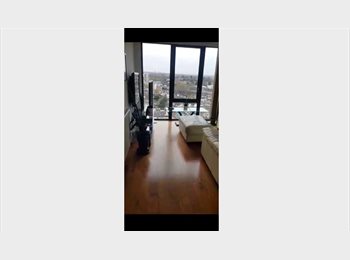 Roomgo UK - Flat Available in Croydon, Waddon - £300 pcm