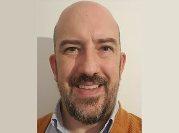 Roomgo UK - Jon Clark  - 42 - Oxford