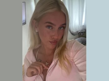 Roomgo UK - Kayleigh - 21 - Northern Quarter