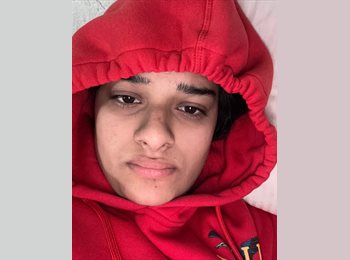 Roomgo UK - Muskandeep kaur - 20 - Luton