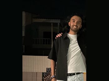 Roomgo UK - Tyer - 23 - Charing Cross