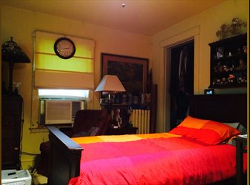 Roomgo US - LRG. RM. COMFORTABLE HOUSE FOR STUDENT/INT, Weymouth - $950 pm