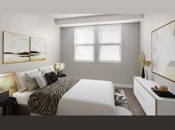 Roomgo US - 1 Room with private bathroom available, NoHo Arts District - $1,200 pm