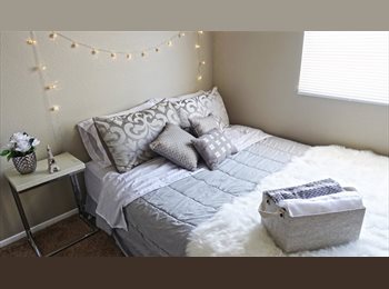Roomgo US - Room for rent, Silverado Ranch - $850 pm