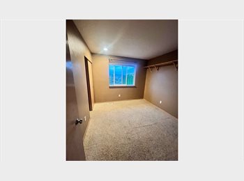 Roomgo US - Room for rent, East Hill-Meridian - $1,200 pm