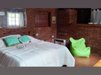 Roomgo AR - Casa para estudiantes mixta con parque y pileta (HAB. INDIVIDUAL), La Plata - AR$ 430.000 pm