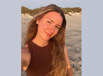 Roomgo AU - Laura - 23 - Darlington