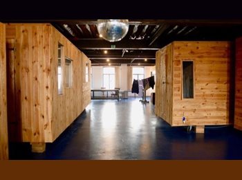 Appartager BE - LOFT/ATELIER 300M2 FOR CREATIVE PEOPLE, Anvers - 490 € pm