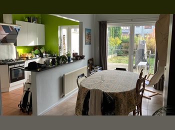 Appartager BE - Colocation privative spacieuse dans maison avec jardin à Braine l’Alleud (10’ gare, 20’ Bxl), Braine-l'Alleud - 700 € pm