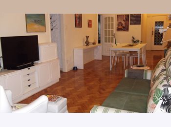 Roomgo BR - Procuramos amigos para morar com a gente - Copacabana, Copacabana - R$ 2.400 Por mês