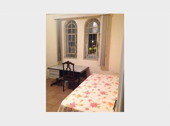 Roomgo BR - Quarto em lugar tranquilo entre a Liberdade e Aclimação, Liberdade - R$ 800 Por mês