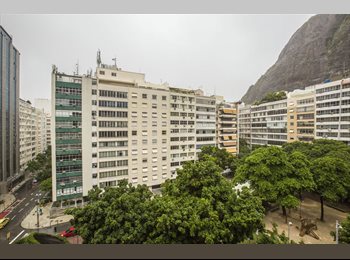 Roomgo BR - Alugo charmoso quarto anexo com banheiro privativo em frente a Estação Cantagalo do Metro, Copacabana - R$ 1.800 Por mês