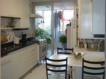 Roomgo BR - Quarto + Diarista + Contas Inclusas á Parte Conta Luz Profissional Presencial  Empresas CLT, Moema - R$ 2.350 Por mês