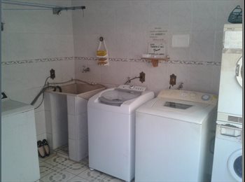 Roomgo BR - Republica feminina, Aluguel de quarto para moças, Pensionato feminino, Jundiaí - R$ 700 Por mês