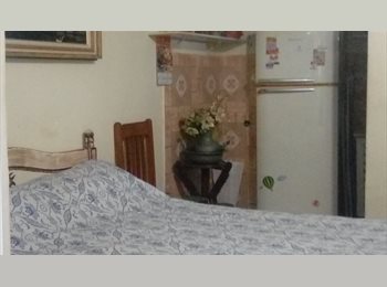 Roomgo BR - Alugo Chalé Suíte R$1.200,00 (mensal)Luz paga o que consumir+ água, Vargem Pequena - R$ 1.200 Por mês