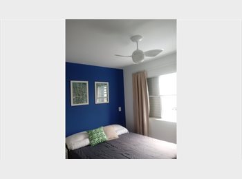 Roomgo BR - Alugo suite mobiliada, Londrina - R$ 1.100 Por mês