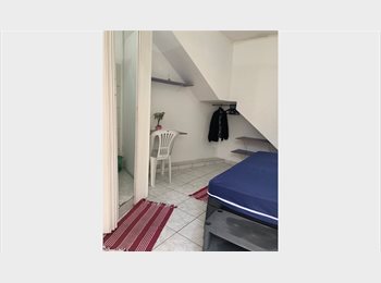 Roomgo BR - Alugo suíte mobiliada próxima ao Metrô Vila Madalena, Perdizes - R$ 1.100 Por mês