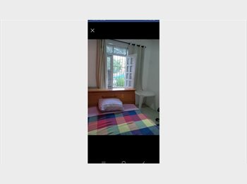 Roomgo BR - Alugo quarto pra uma pessoa, no Meireles, Fortaleza - R$ 870 Por mês