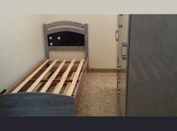 Roomgo BR - Vaga masculina em quarto individual pequeno no centro-lourdes, Belo Horizonte - R$ 700 Por mês